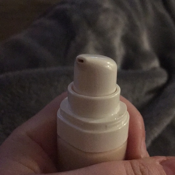 Fenty Beauty Pro Filt’r Foundation - Used - Picture 6 of 6